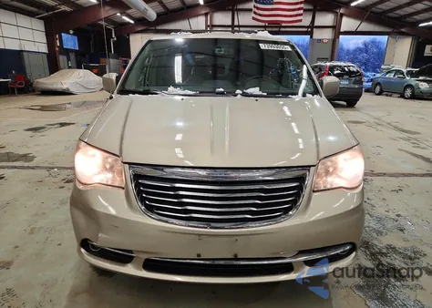 2013 Chrysler Town & Country Touring z USA, uszkodzony, nr VIN 2C4RC1BG5DR798005